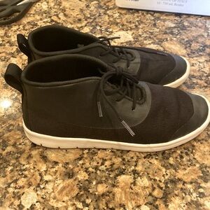 UGG Seaway Chukka Ankle Boots/Sneakers Size 6